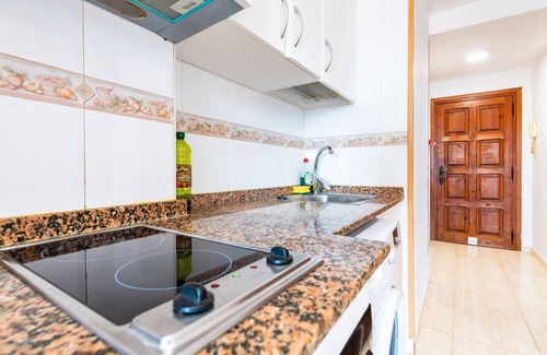 Alcossebre Apartment | Apartment 'Los Arcos' with Shared Pool, Wi-Fi and Air Conditioning