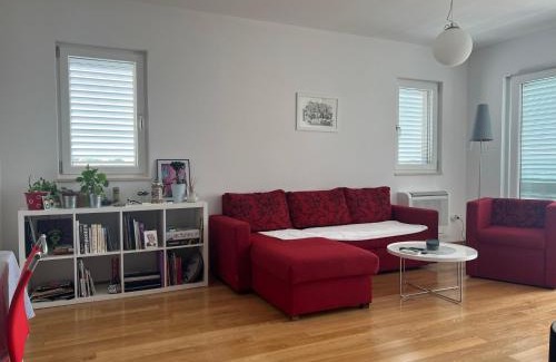 Vrpolje Apartment | Apartment Lucija - cozy flat in the city center with a sea view & parking
