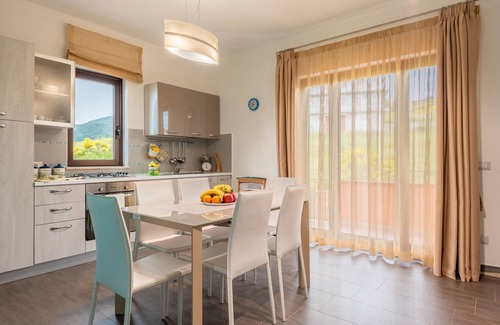 Tusa Apartment | Apartment 'Luna Nuova' with Sea View, Wi-Fi and Air Conditioning