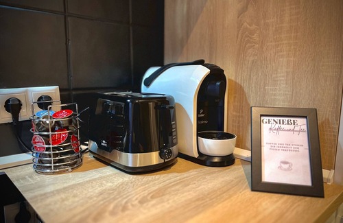 Bendorf Apartment | Apartment 'Luxury Stadtpark Bendorf' with Wi-Fi