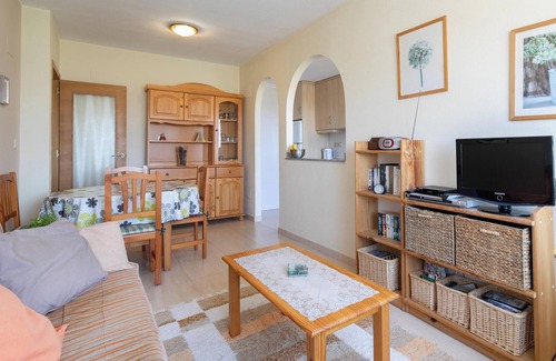 Almoradi Apartment | Apartment 'Luz De Almoradí' with Mountain View, Shared Pool and Air Conditioning