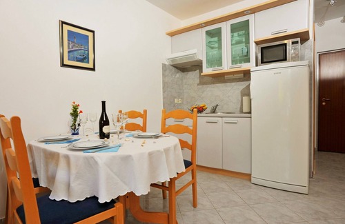Sutivan Apartment | Apartment Mariner (47461-A1) - Sutivan - island Brac