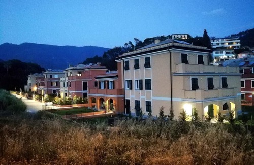 Levanto House | Apartment M with private balcony
