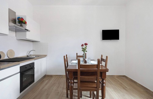 La Spezia Apartment | Apartment 'Maestrale' with Private Terrace, Wi-Fi and Air Conditioning