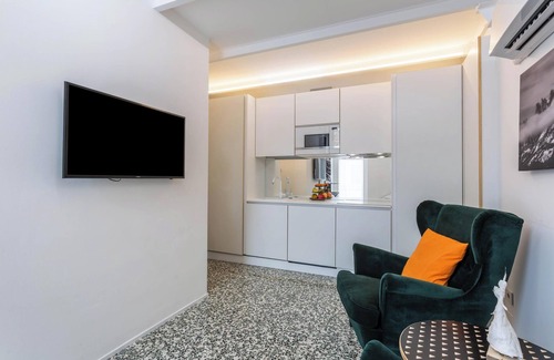 Lecco Apartment | Apartment "Mandello amorevole dimora in Lecco" with Air Conditioning