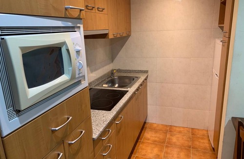 Sant Salvador de Guardiola House | Apartment 'Mas Set-rengs Completo' with Lake View, Private Pool and Wi-Fi