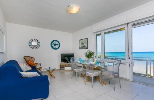 Rosignano Solvay Apartment | Apartment Massimo Beach House by Interhome