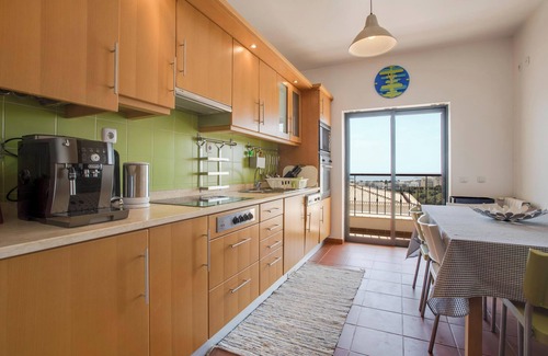 Albardeira Apartment | Apartment "Meia Praia Beach" with Sea View, Pool, Wi-Fi, Balcony & Garden