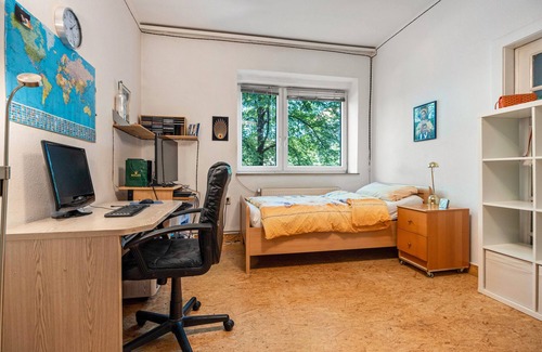 Sudstadt-Bult Apartment | Apartment 'Messezimmer' with Private Terrace, Wi-Fi and Air Conditioning