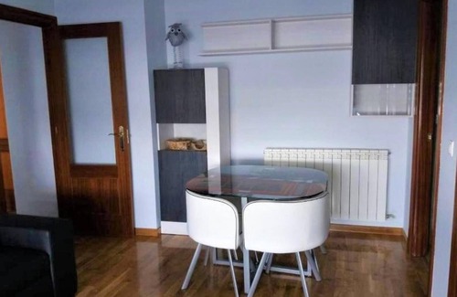 Milagro Apartment | Apartment 'Miralrio 2' with Private Terrace, Wi-Fi and Air Conditioning