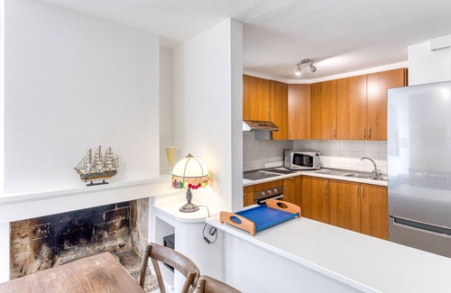 Taurisano House | Apartment 'Mistral' with Shared Pool, Wi-Fi and Air Conditioning