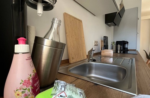 Gohlis-Mitte Apartment | Apartment mit 2 Schlafzimmern, Balkon, Netflix, Drucker und Privaten Parkplatz