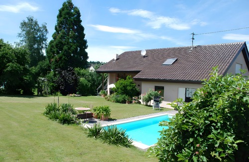 Ottenhausen Apartment | Apartment 'Mit Pool' with Shared Pool, Shared Garden and Wi-Fi