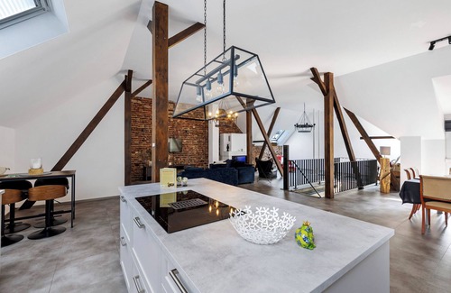 Neukirchen-Vluyn Apartment | Apartment 'Mitten Im Grünen Loft' with Wi-Fi
