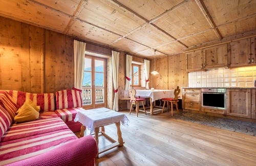 Anterselva Apartment | Apartment 'Mitterbruggehof Alpenrose' with Mountain View, Shared Garden and Wi-Fi