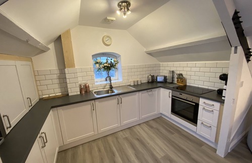 Linslade Apartment | Apartment- Modern- Ensuite with Shower- 2 Bedrooms