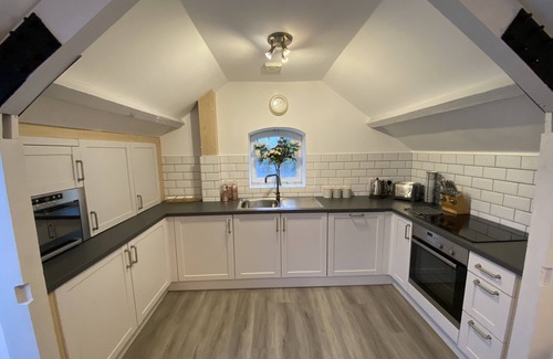 Linslade Apartment | Apartment- Modern- Ensuite with Shower- 2 Bedrooms