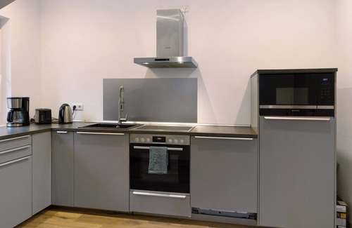 Elstal Apartment | Apartment 'Modernes Appartement 100m2' with Shared Garden, Balcony and Wi-Fi