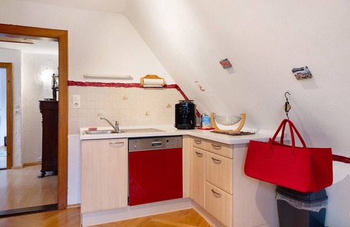 Elmlohe Apartment | Apartment 'Mole Valley Ranch 1' with Shared Garden and Wi-Fi