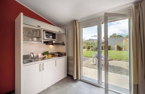 Poggi Apartment | Apartment 'Monolocale Rebi' with Shared Pool, Garden and Wi-Fi