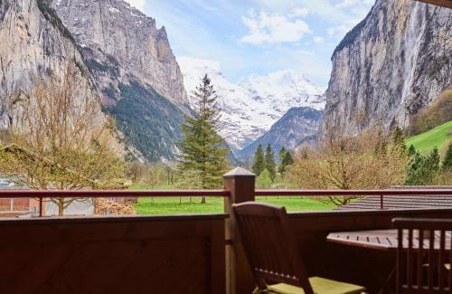 Lauterbrunnen Apartment | Apartment Mountain View, Luxury, Spacious with best Views