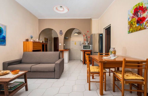 Chianchitta-Pallio Apartment | Apartment 'Musa Giardini Naxos' with Terrace, Garden and Air Conditioning