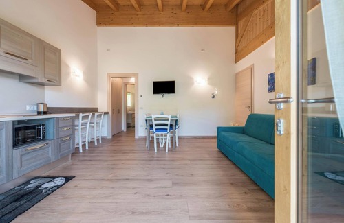 Tremosine Apartment | Apartment "Nonno Bigi Genziana" with Mountain View, Wi-Fi, Balcony & Garden; Pet-Friendly