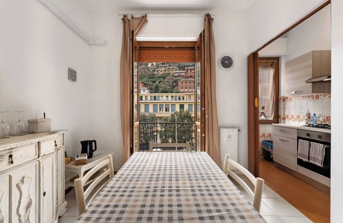Recco Apartment | Apartment 'Natalina' with Balcony, Wi-Fi and Air Conditioning