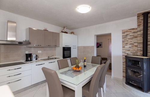 Veliko Brdo Apartment | Apartment NAVIS with outdoor pool and lovely sea views