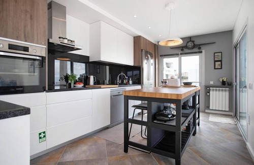 Nazare Apartment | Apartment 'Nazaré Dream View' with Sea View, Shared Pool and Wi-Fi
