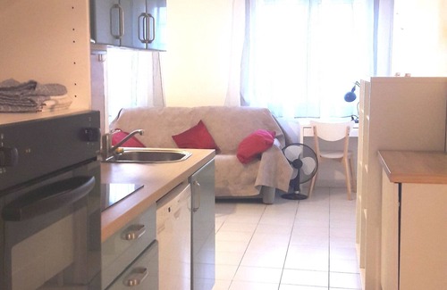Saint-Martin Apartment | Apartment near Saint Roch Station and historic center