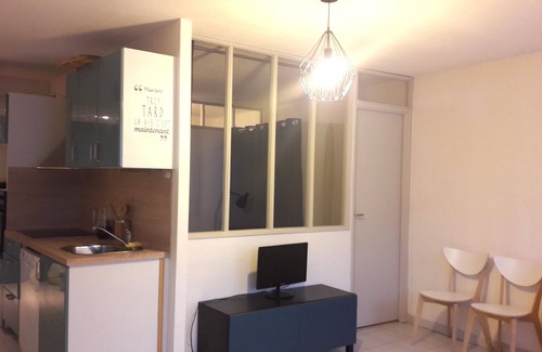 Saint-Martin Apartment | Apartment near Saint Roch Station and historic center