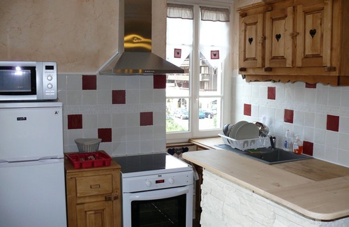 Samoens Apartment | Apartment near Samoëns town center 85 m², sleeps 8 to 12, renovated in 2011