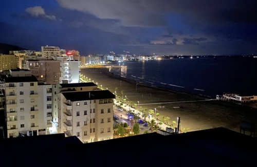 Shengjin Apartment | Apartment near the beach with a beautiful view of the city and sea