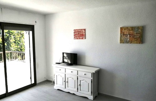 Peniscola Apartment | Apartment near the beach, air conditioning, wifi, private parking.