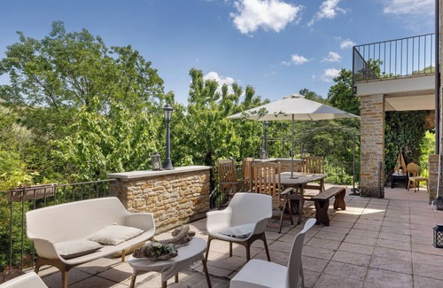 Mango Apartment | Apartment 'Nebbiolo' with Shared Terrace, Shared Garden and Wi-Fi