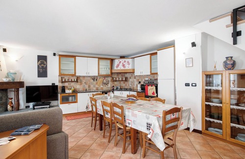 Chatillon Apartment | Apartment 'Nel Borgo Di Chatillon' with Balcony and Wi-Fi
