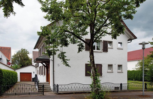 Bad Wurzach Apartment | Apartment 'Neu Renovierte Dachgeschosswohnung' with Wi-Fi