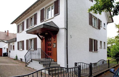 Bad Wurzach Apartment | Apartment 'Neu Renovierte Dachgeschosswohnung' with Wi-Fi