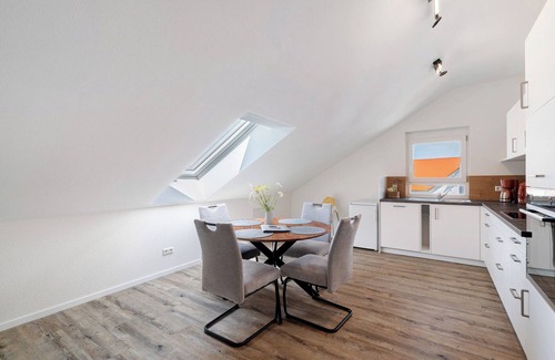 Sinzheim Apartment | Apartment 'Neubau Ferienwohnung Kleine Auszeit' with Mountain View, Balcony and Wi-Fi