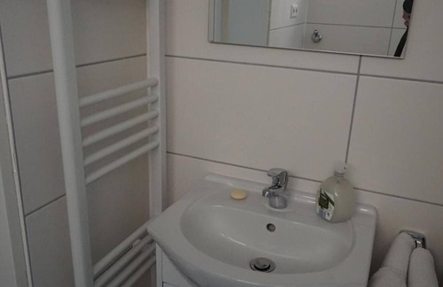 Stammheim-Mitte Apartment | Apartment 'Neue Und Zentral Gelegene Wohnung' with Wi-Fi