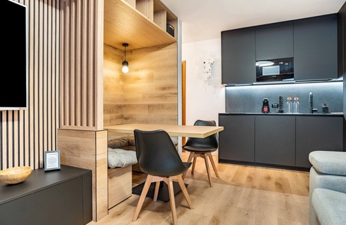 Pinzolo Apartment | Apartment 'New Boutique' with Mountain View and Wi-Fi