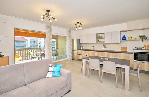 Montioni Apartment | Apartment 'New Casa Augusto' with Shared Pool, Wi-Fi and Air Conditioning