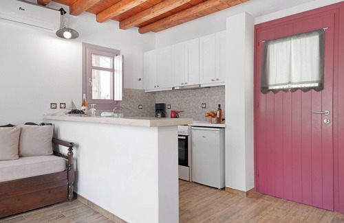Katapola Apartment | Apartment 'Nicolas House 1' with Sea View, Wi-Fi and Air Conditioning
