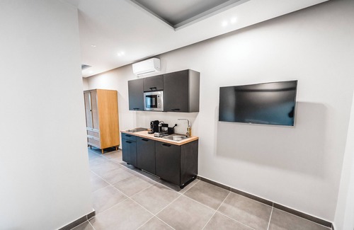 Marathias Apartment | Apartment 'Nima 4' with Shared Terrace, Wi-Fi and Air Conditioning