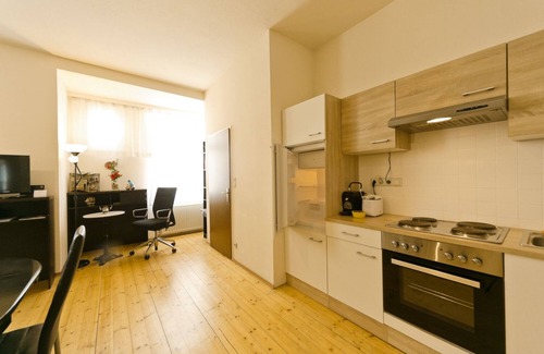 Funfhaus Apartment | Apartment No. 06 in Vienna near Schönbrunn/Westbahnhof | Keyless Check-In
