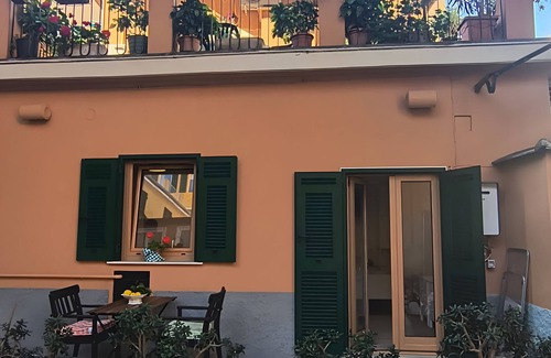 Nervi Apartment | Apartment 'Nonna Gina' with Air Conditioning