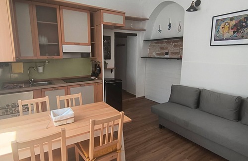 Nervi Apartment | Apartment 'Nonno Enzo' with Air Conditioning