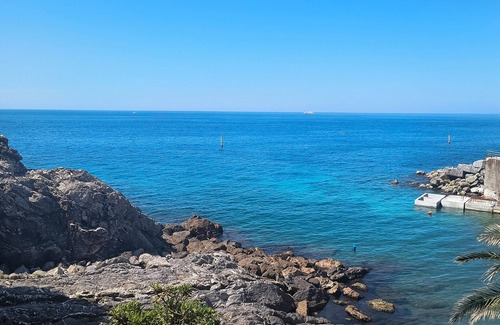 Nervi Apartment | Apartment 'Nonno Enzo' with Air Conditioning
