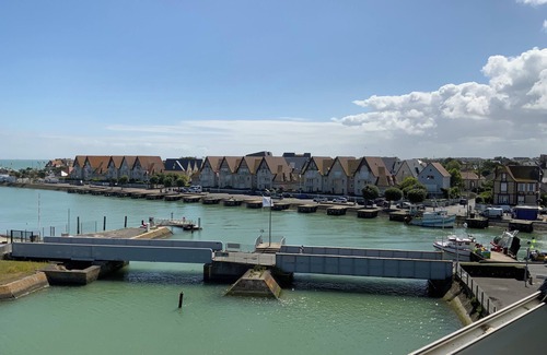 Courseulles-sur-Mer Apartment | Apartment on the port and 300 m from the beach